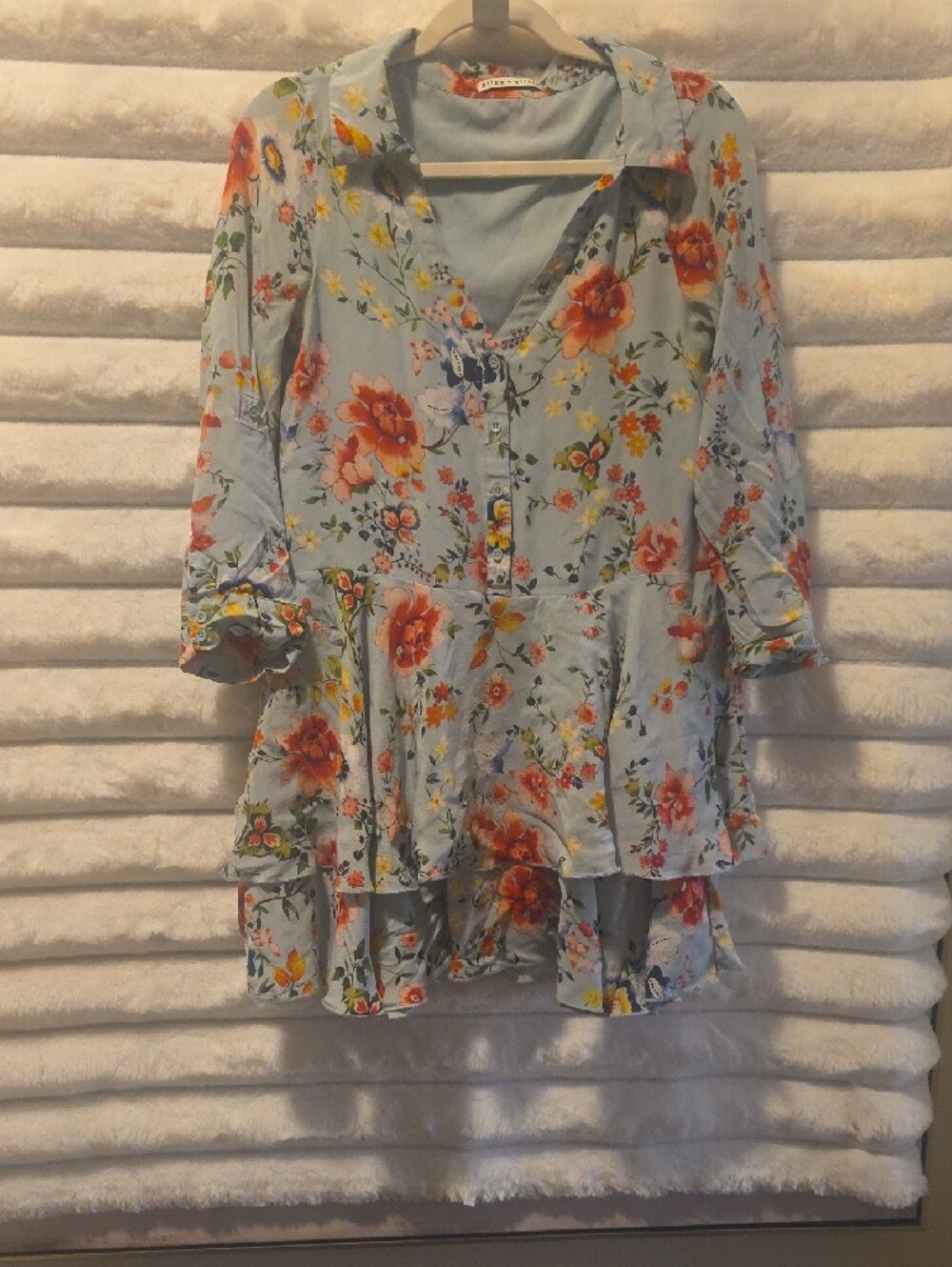 Alice + Olivia Light Blue Floral Peplum Tunic Size M - Picture 7 of 9